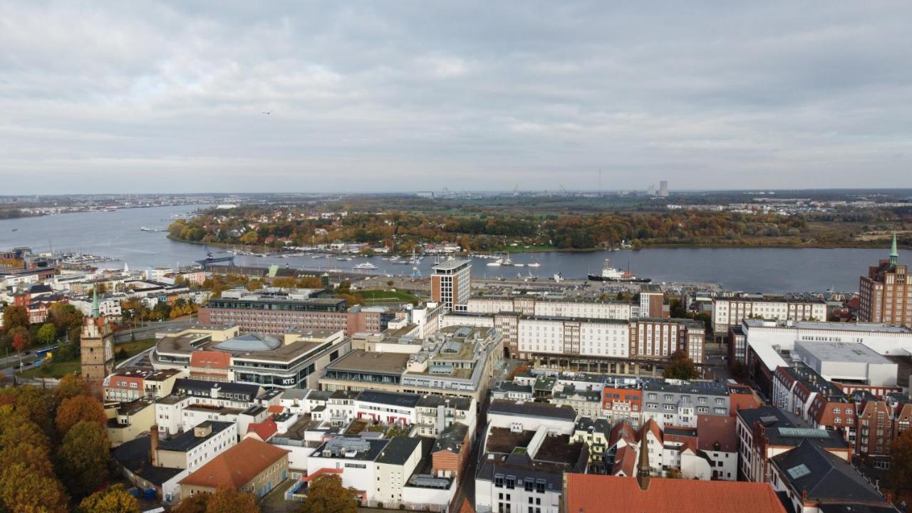 Lieblingsapartment No.10 Mit 2 Schlafzimmern Und Eigener Terrasse Rostock Bagian luar foto